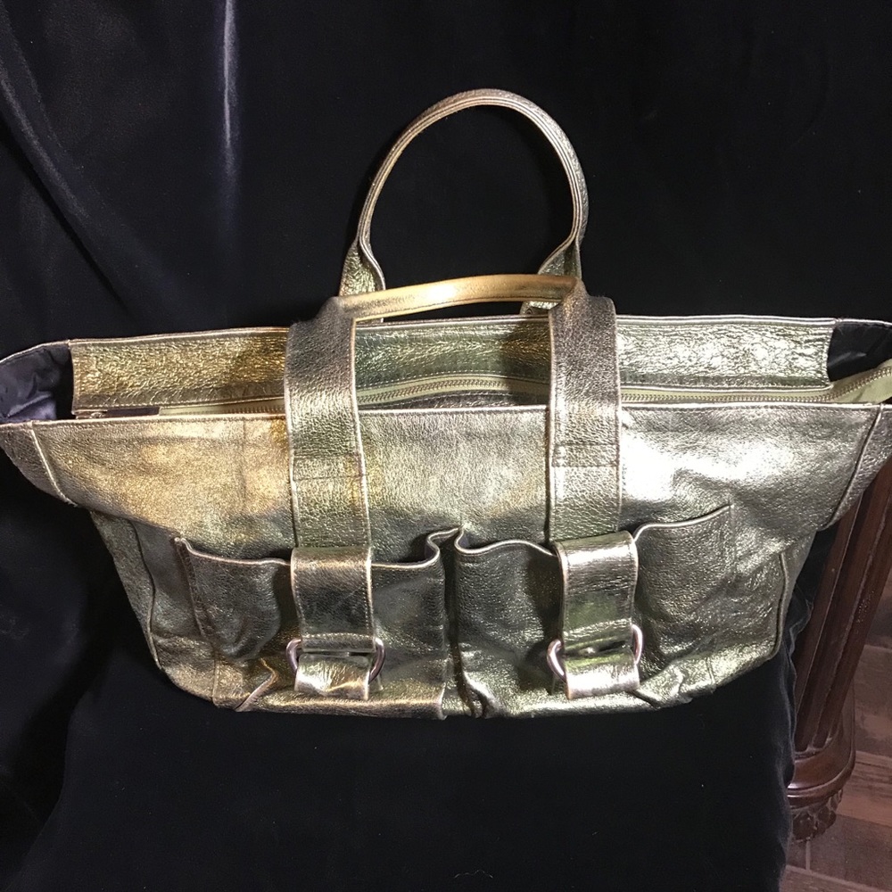 SHIH Metallic Green Handbag Clifford Size!